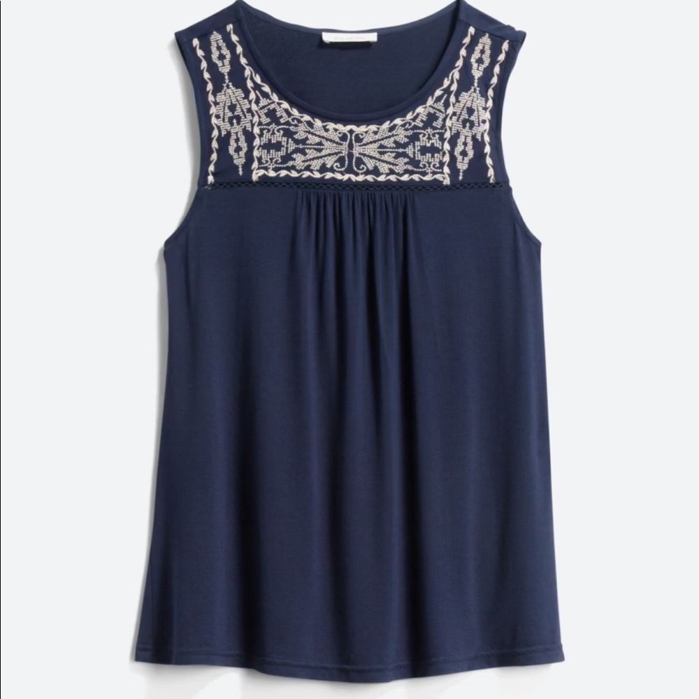 Skies are Blue Navy Embroidered top 💕StitchFix 💕